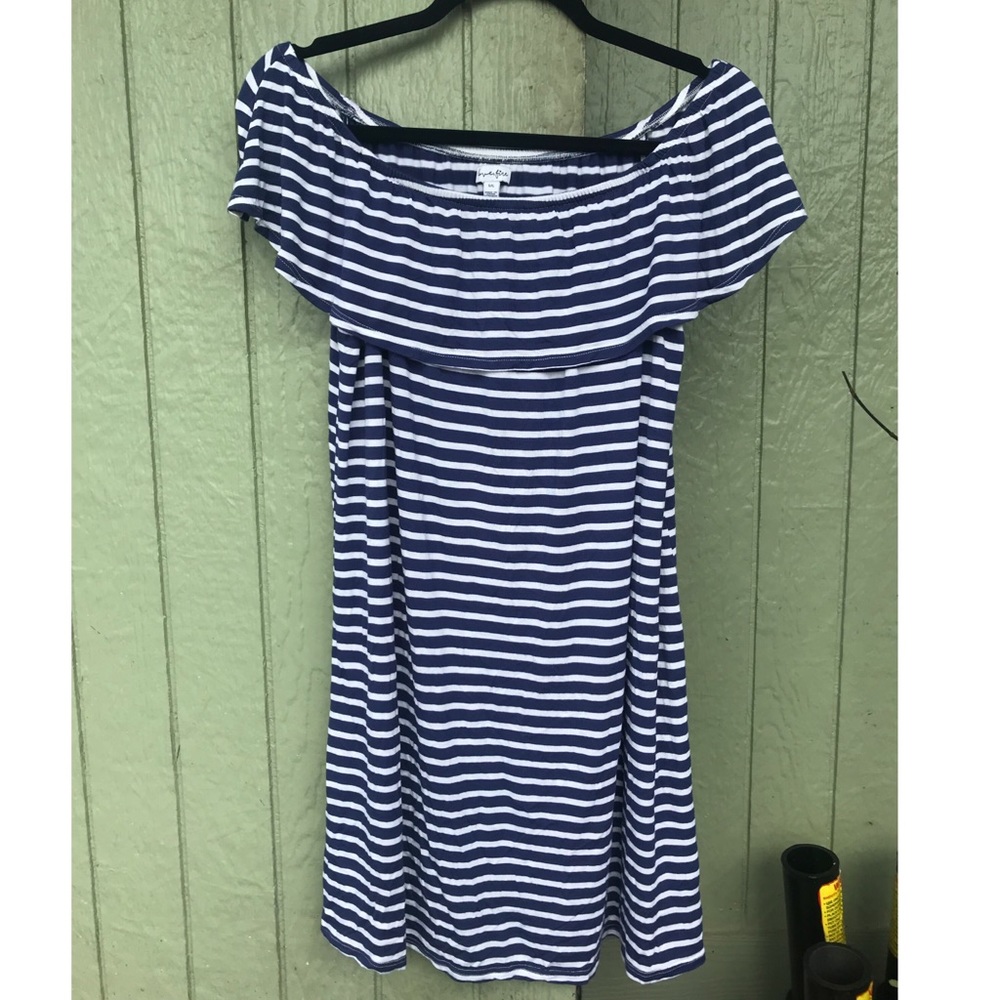 Very cute off the shoulder dress.